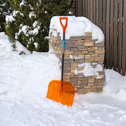 Лопата для уборки снега поликарбонат Сибртех, 465х410х1390 мм, стальной черенок, усиленная 61655 купить в Нижневартовске