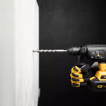 Бур по бетону Denzel, 14 x 210 мм  двойная спираль, три пылеотводящие кромки, 705030 купить в Нижневартовске