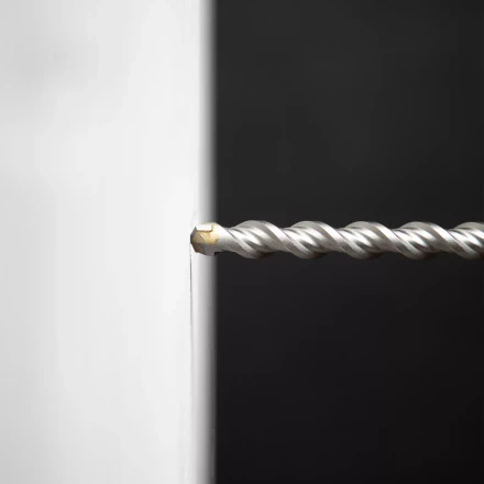 Бур по бетону Denzel, 14 x 210 мм  двойная спираль, три пылеотводящие кромки, 705030 купить в Нижневартовске