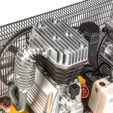 Компрессор масляный Denzel DR5500/200 ременный 58084 купить в Нижневартовске