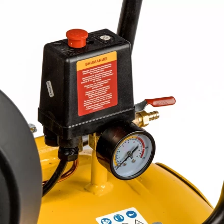 Компрессор масляный Denzel DR5500/200 ременный 58084 купить в Нижневартовске