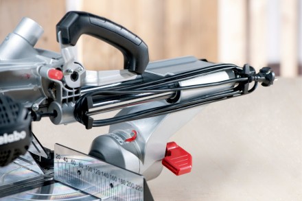 Пила торцовочная KGS 216 M 619260000 METABO купить в Нижневартовске