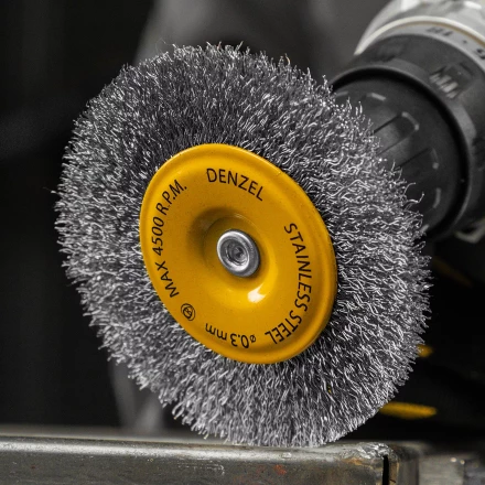 Щетка для дрели Denzel 100 мм, плоская, со шпилькой, нержавеющая витая проволока, 744793 купить в Нижневартовске