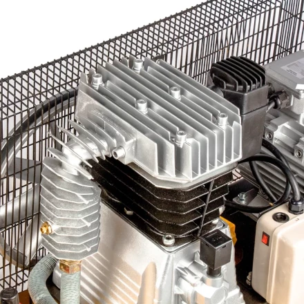 Компрессор масляный Denzel DR4000/200 ременный 58093 купить в Нижневартовске