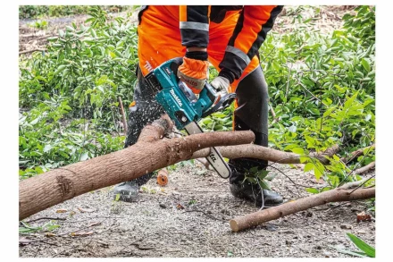 Аккумуляторная цепная пила 40v,  шина 35см Makita UC004GZ (без АКБ и ЗУ) купить в Нижневартовске
