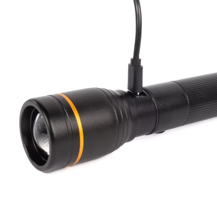 Фонарик светодиодный с регулируемым фокусом КВТ FL-8033 (88898) купить в Нижневартовске