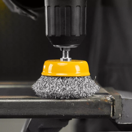 Щетка для дрели, 65 мм, Чашка, со шпилькой , нержавеющая витая проволока Denzel 744613 купить в Нижневартовске