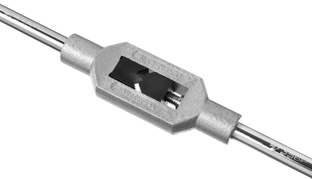 Метчикодержатель ЗУБР "МАСТЕР", с регулируемыми вкладышами, №3 М5-М20 L-380мм 28131-3_z01 купить в Нижневартовске