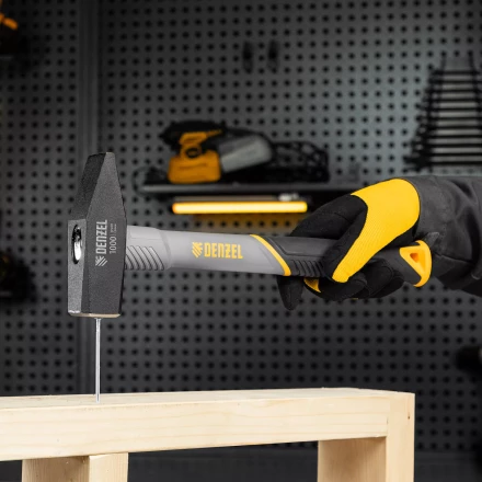 Молоток слесарный, 1000 г Denzel, кованый, фибергласовая рукоятка c TPR покрытием 10490 купить в Нижневартовске