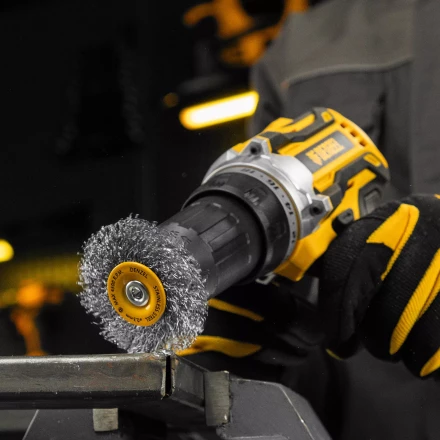 Щетка для дрели, 50 мм, Плоская, со шпилькой, нержавеющая витая проволока Denzel 744623 купить в Нижневартовске