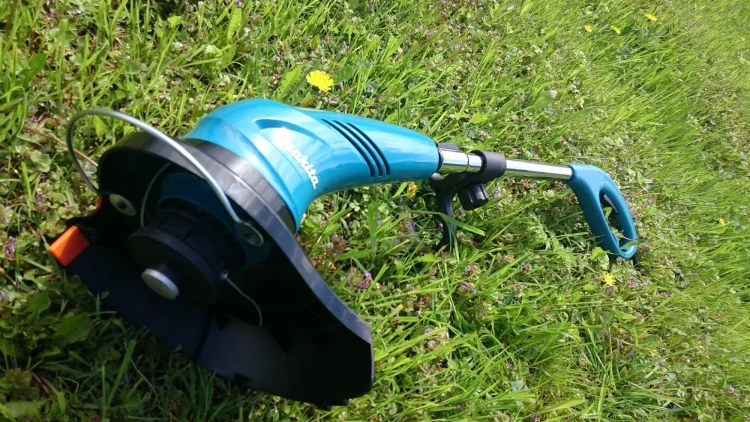 Триммер UR3000 Makita купить в Нижневартовске