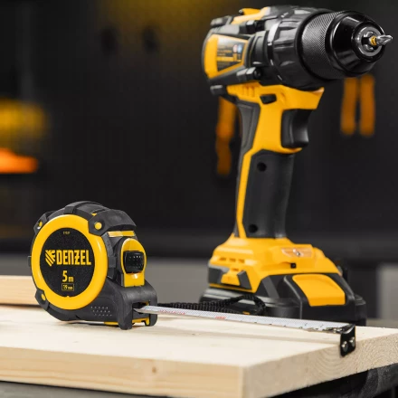 Рулетка Denzel 5м х 19мм, автоматич. фиксац., нейлон. покрытие, магнит. зацеп, двухстор. разметка, 31521 купить в Нижневартовске