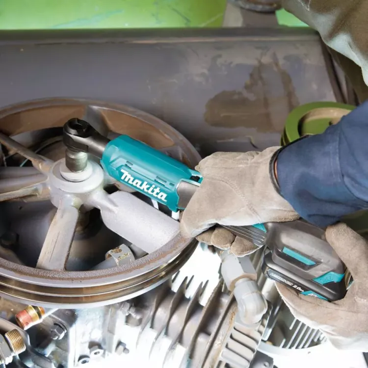 Аккумуляторный угловой гайковерт Makita WR100DZ (без АКБ и ЗУ) купить в Нижневартовске