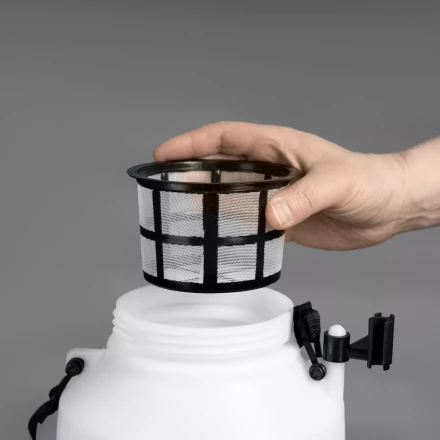 ЗУБР 5 л, аккумуляторный опрыскиватель (ОПС-5) купить в Нижневартовске