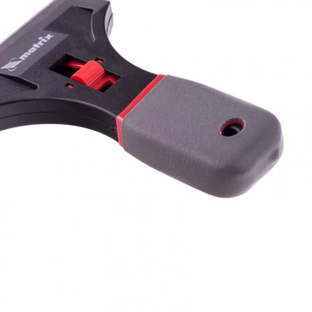 Скребок с обрезиненной рукояткой выдвижное сменное лезвие Matrix 79548 купить в Нижневартовске