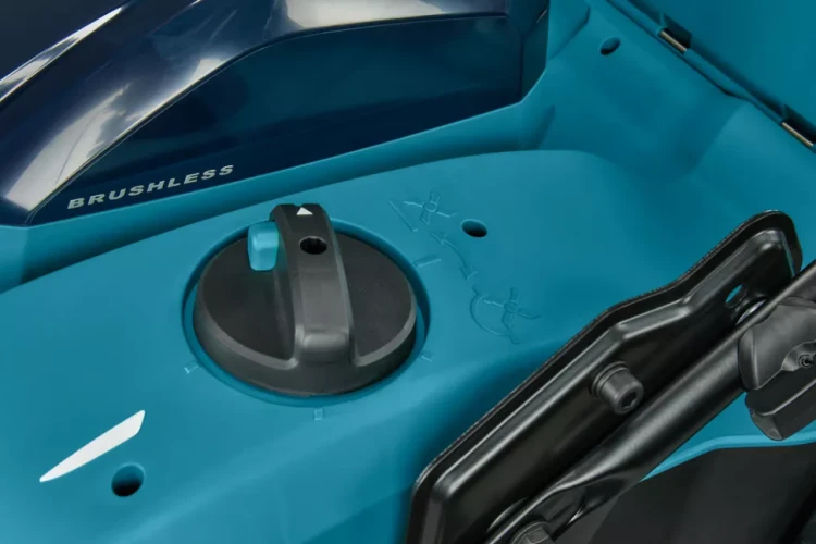 Аккумуляторный 40V скарификатор Makita UV001GM201 (2 АКБ 4Ач, ЗУ) купить в Нижневартовске
