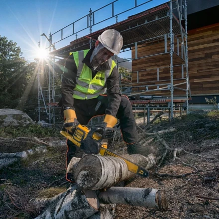 Пила цепная DCM575N аккумуляторная BRUSHLESS DeWalt купить в Нижневартовске