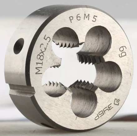 Плашка ЗУБР "ЭКСПЕРТ" круглая машинно-ручная для нарезания метрической резьбы, М18 x 2,5 4-28023-18-2.5 купить в Нижневартовске