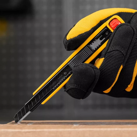 Нож Denzel, 9 мм, сменное лезвие, SK4, алюминиевый корпус, торцевой зажим, 78901 купить в Нижневартовске