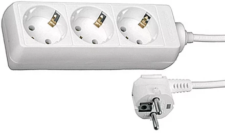 Удлинитель СВЕТОЗАР электрический с заземлением, евро, 3 гнезда, 5м SV-55033-5 купить в Нижневартовске