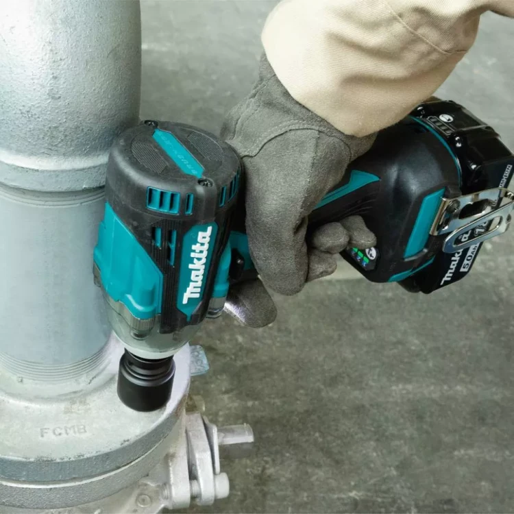 Аккумуляторный ударный гайковерт Makita DTW300RTJ (2 АКБ 5 Ач, ЗУ) купить в Нижневартовске