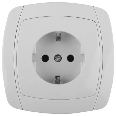 Розетка СВЕТОЗАР "CITY LIGHT" одинарная в сборе, с заземлением, цвет белый, 16А/~250В SV-54205-W купить в Нижневартовске