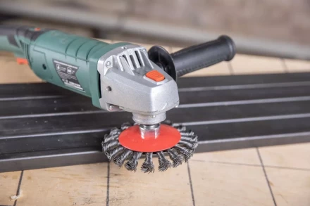 Кордщетка HAMMER тарелка 115мм для УШМ витая сталь (207-112) купить в Нижневартовске