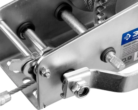 Лебедка ручная барабанная ЗУБР &quot;ПРОФЕССИОНАЛ&quot;, тяговая, тросовая, 0.9 т, 8 м 43113-0.9_z01 купить в Нижневартовске