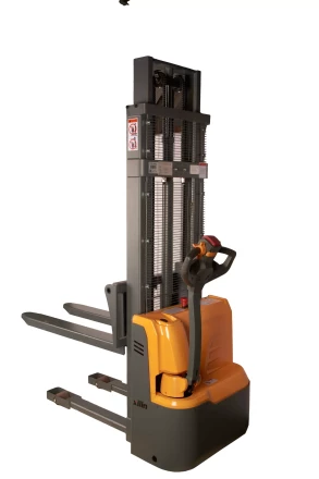 Штабелер самоходный 1,5 т 3,0 м XILIN CDD15R-EN 24/105 В/Ач с раздвижными вилами 1022682 купить в Нижневартовске