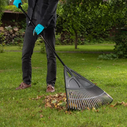 Грабли веерные пластиковые, 620 х 1750 мм, 27 плоских зубьев, алюминиевый черенок, Россия, Palisad 61806 купить в Нижневартовске
