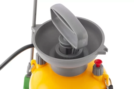 Опрыскиватель усиленный помповый 5 л с шлангом разбрызгивателем PALISAD LUXE 64757 купить в Нижневартовске