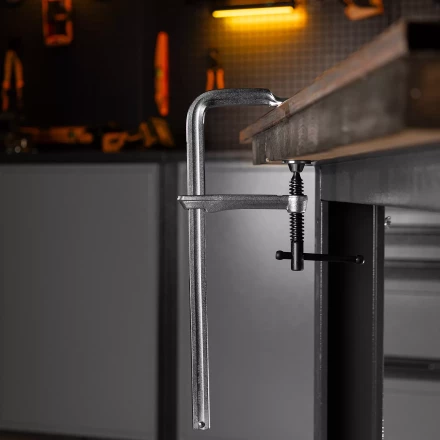 Струбцина Denzel F-образная, 100x300мм, кованая 20470 купить в Нижневартовске