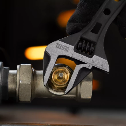 Ключ разводной Denzel 135 мм, CrV, кованый, укороченная рукоятка 15752 купить в Нижневартовске