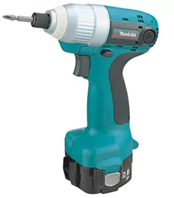 Аккумуляторный ударный шуруповёрт Makita 6980FDWAE купить в Нижневартовске