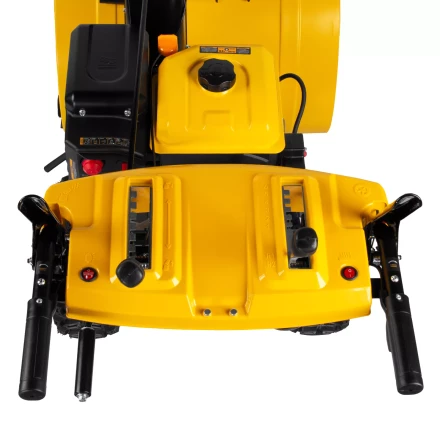 Бензиновая снегоуборочная машина SBL 711D PRO, 302cc, эл.старт, фара, обогрев, блок. дифф.// Denzel 97655 купить в Нижневартовске