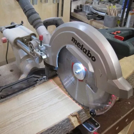 Пила торцовая Metabo KGS 305 M купить в Нижневартовске