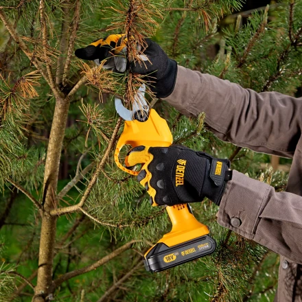 Перчатки универсальные, усиленные, с защитными накладками, размер 10// Denzel 68003 купить в Нижневартовске
