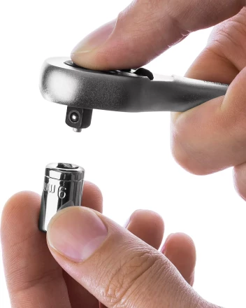 Трещотка для торцовых головок KRAFTOOL "EXPERT", Сr-V сталь, 72 зубца, 1/4" 27791-1/4_z02 купить в Нижневартовске