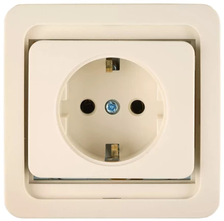 Розетка СВЕТОЗАР "ГАММА" одинарная, с заземлением, цвет бежевый, 16А/~250В SV-54105-B купить в Нижневартовске