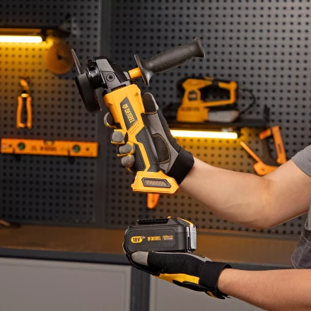 Машина углошлифовальная аккумуляторная бесщет. Denzel BLG-IB-18-125-0, Li-ion, 18 В 27004 купить в Нижневартовске