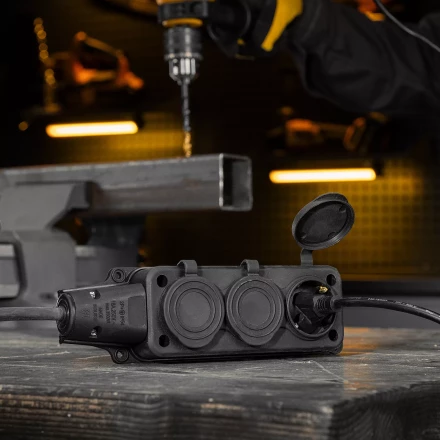 Удлинитель-шнур силовой Denzel Top Series , КГТТ, 20м, 3 розетки, 3 x 2,5 мм, 3 м 37423 купить в Нижневартовске