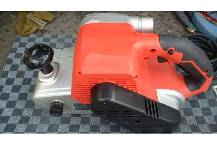Ленточная шлифмашина Makita M9400 купить в Нижневартовске