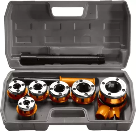 Набор клуппов 1/4"-3/8"-1/2"-3/4"-1"-1, 25" + плашкодержатель с трещоткой, 9 предм  SPARTA 773355 купить в Нижневартовске