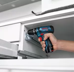 Аккумуляторная дрель-шуруповерт BOSCH GSR 12V-15 купить в Нижневартовске