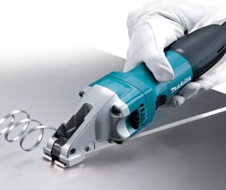 Шлицевые ножницы по металлу Makita JS1601 купить в Нижневартовске