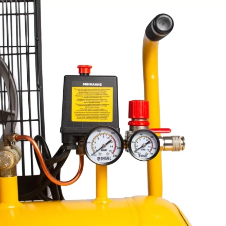 Компрессор воздушный BCI2300/100, ременный привод, 2.3 кВт, 100 литров, 400 л/мин Denzel 58114 купить в Нижневартовске