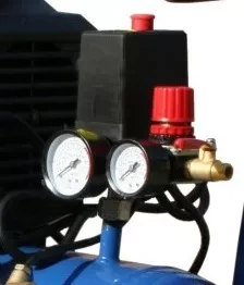 Компрессор масляный поршневой прямой привод Remeza СБ 4/С- 50 J1047 B  купить в Нижневартовске