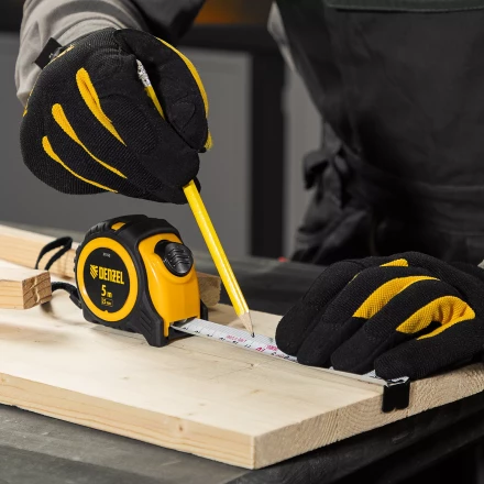 Рулетка Denzel  5м х 25мм, обрезиненный корпус, автоматическая фиксация, 31552 купить в Нижневартовске