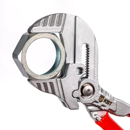 Клещи переставные — гаечный ключ КВТ 180 мм с кнопочной самофиксацией (82147) купить в Нижневартовске