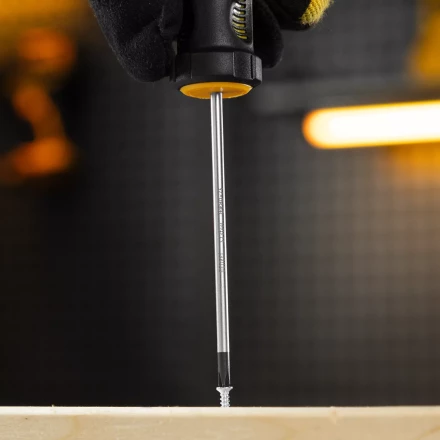 Отвертка, PH0х75 мм, S2, 3к рукоятка Denzel 121717 купить в Нижневартовске